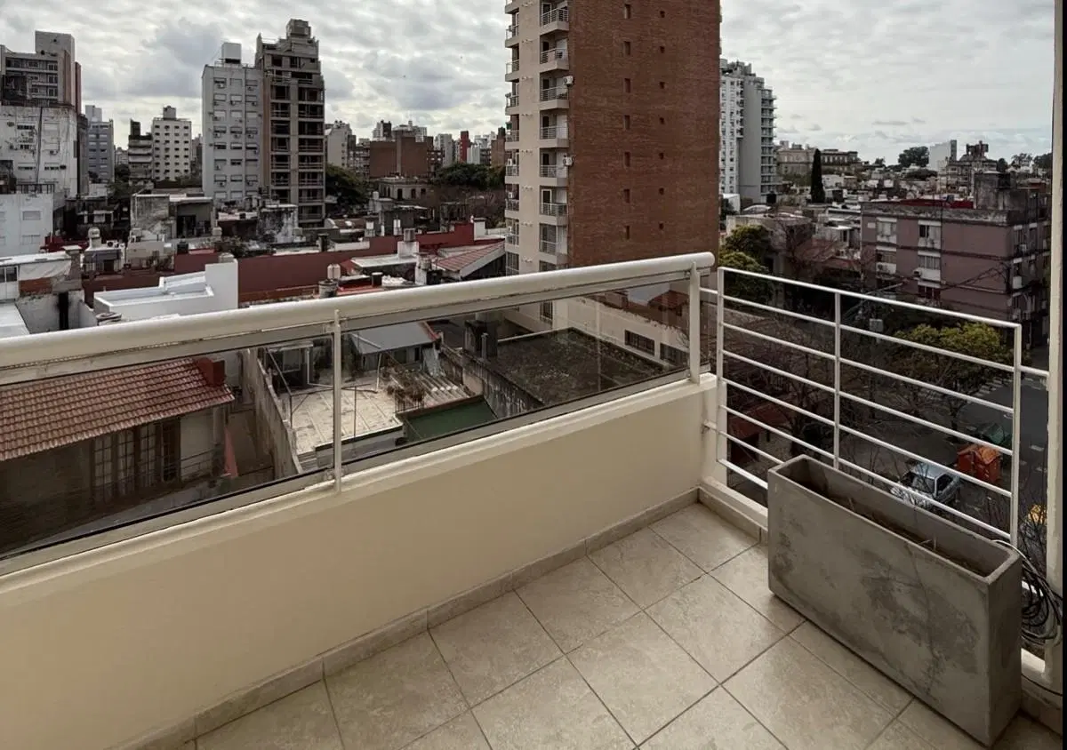 1 dormitorio departamento semipiso Al Norte con balcon Alquiler 5