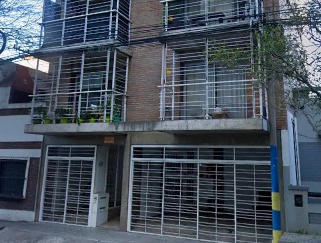 Departamento con cochera en Arroyito 5