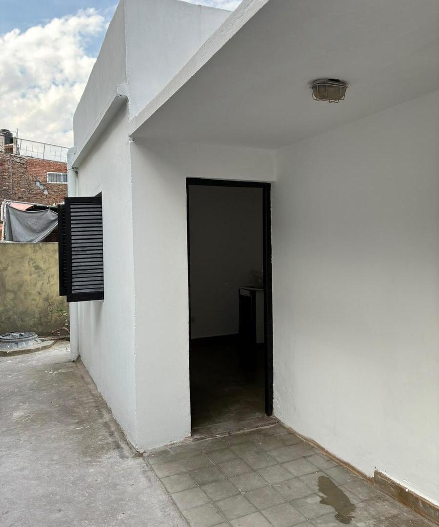 Foto de Casa de pasillo con patio y 2 dormitorios - Zona Norte, imagen 4