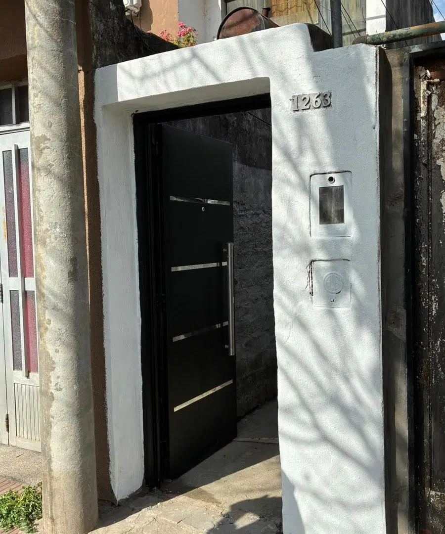 Casa de pasillo con patio y 2 dormitorios - Zona Norte 2