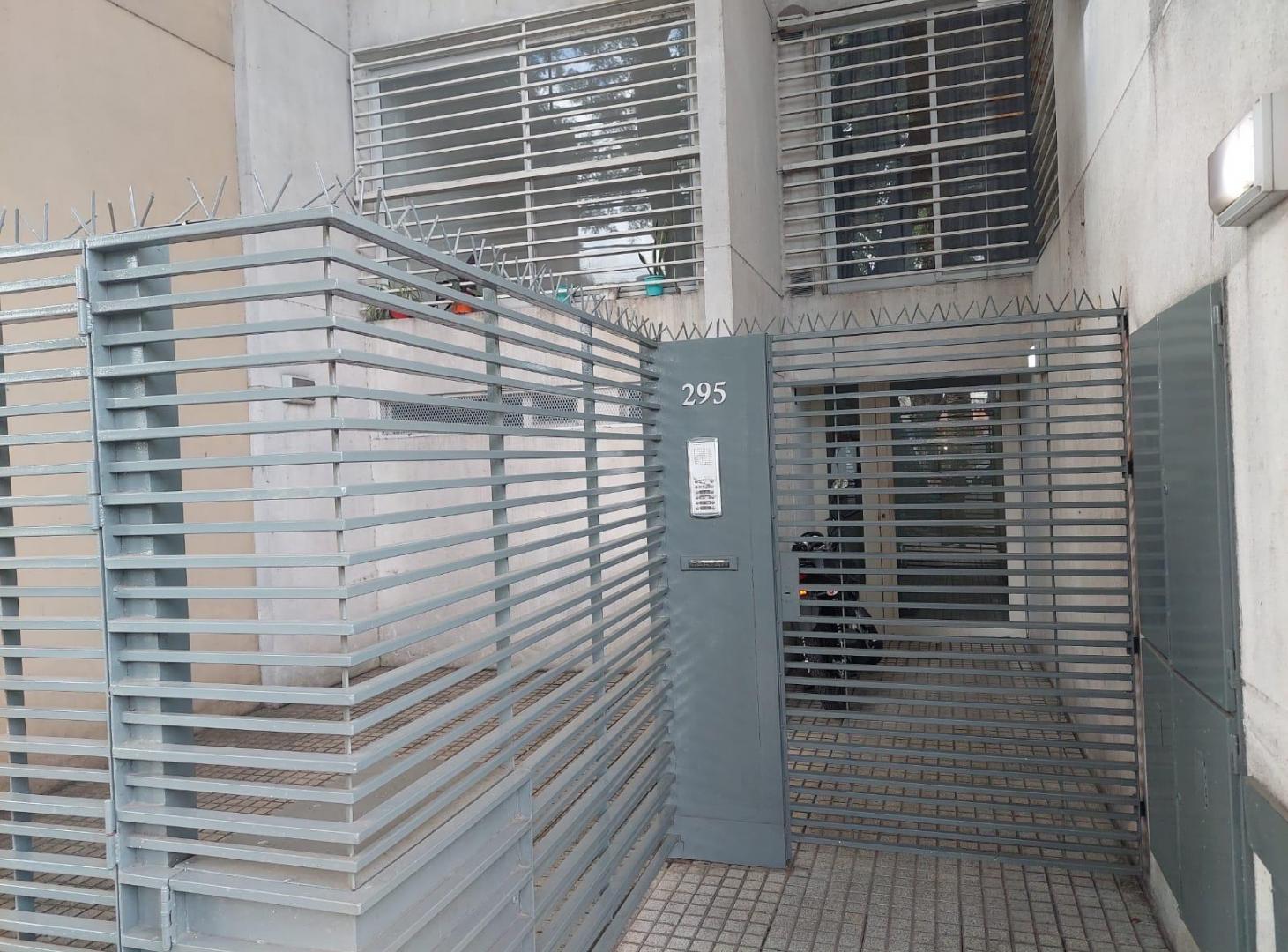 Foto de Departamento de 1 dormitorio en barrio Luis Agote, imagen 3