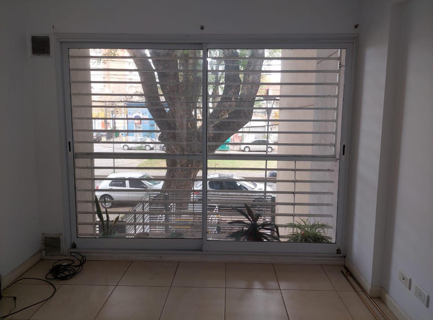 Foto de Departamento de 1 dormitorio en barrio Luis Agote, imagen 2