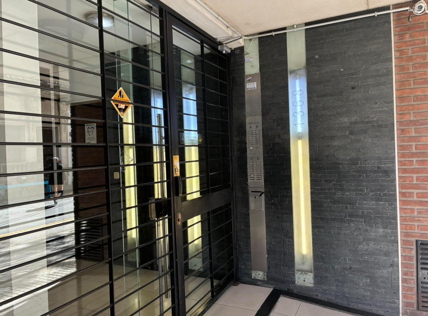 Foto de Departamento con Balcón Buenos AIres 1300 Alquiler 1 Dormitorio Barrio, imagen 3