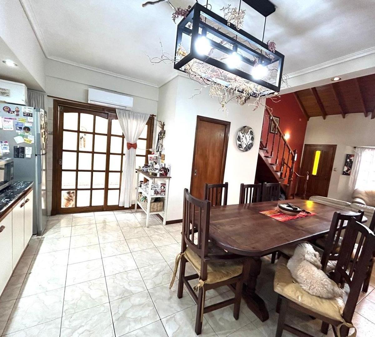 Chalet y Casa con Garage y Piscina Ideal 2 Familias en Venta 3