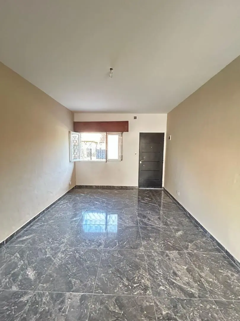 CASA 3 AMBIENTES EN VENTA EN LANUS C/ PATIO, RECICLADA! 5