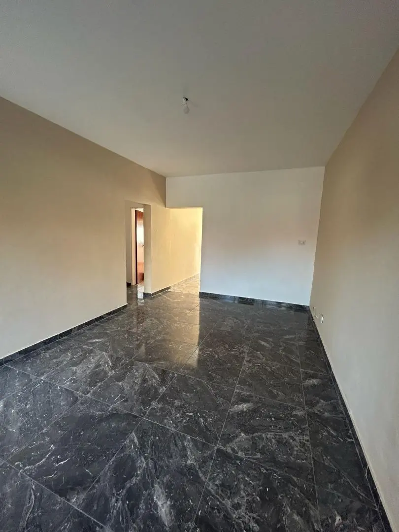 CASA 3 AMBIENTES EN VENTA EN LANUS C/ PATIO, RECICLADA! 4