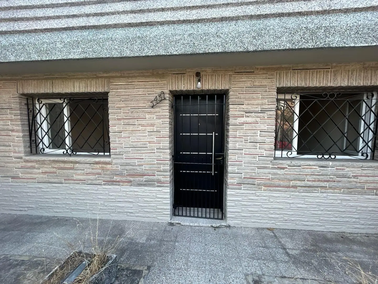 CASA 3 AMBIENTES EN VENTA EN LANUS C/ PATIO, RECICLADA! 2