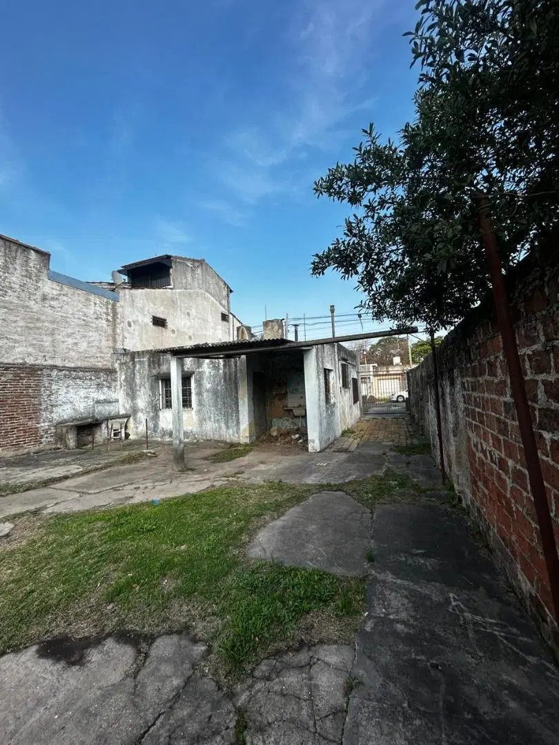 CASA A DEMOLER SOBRE LOTE DE 400 M2, OPORTUNIDAD! 4