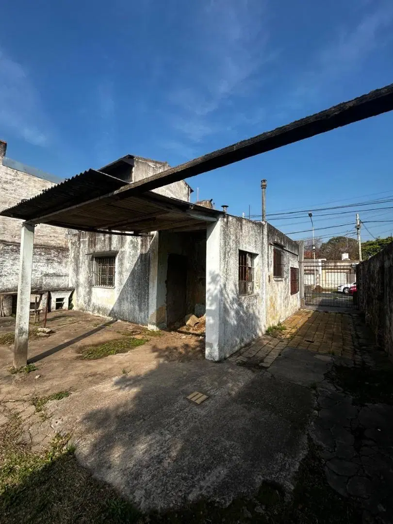 CASA A DEMOLER SOBRE LOTE DE 400 M2, OPORTUNIDAD! 3