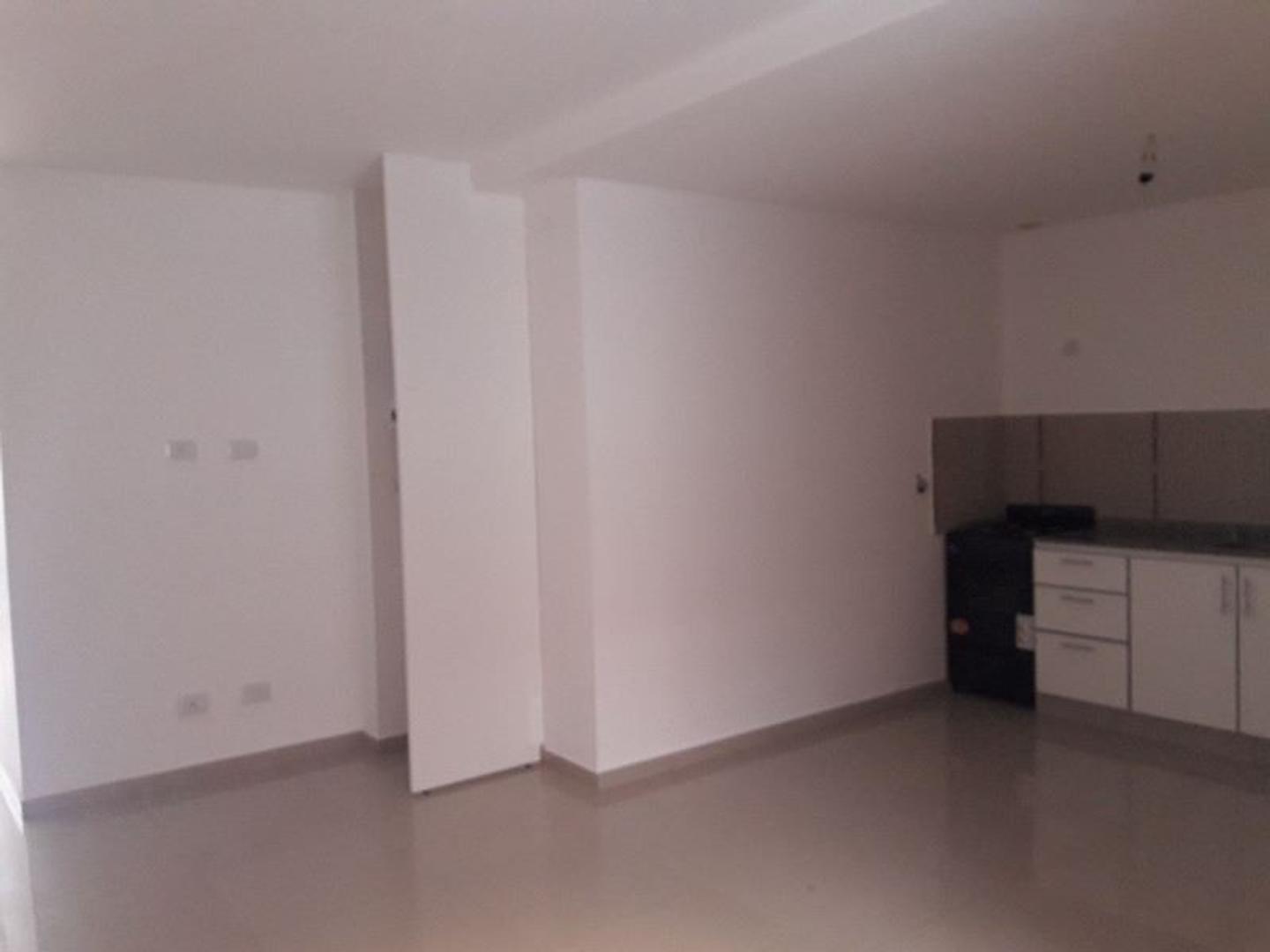 Foto de DEPARTAMENTO 2 AMBIENTES EN ALQUILER EN LOMAS DE ZAMORA!, imagen 4