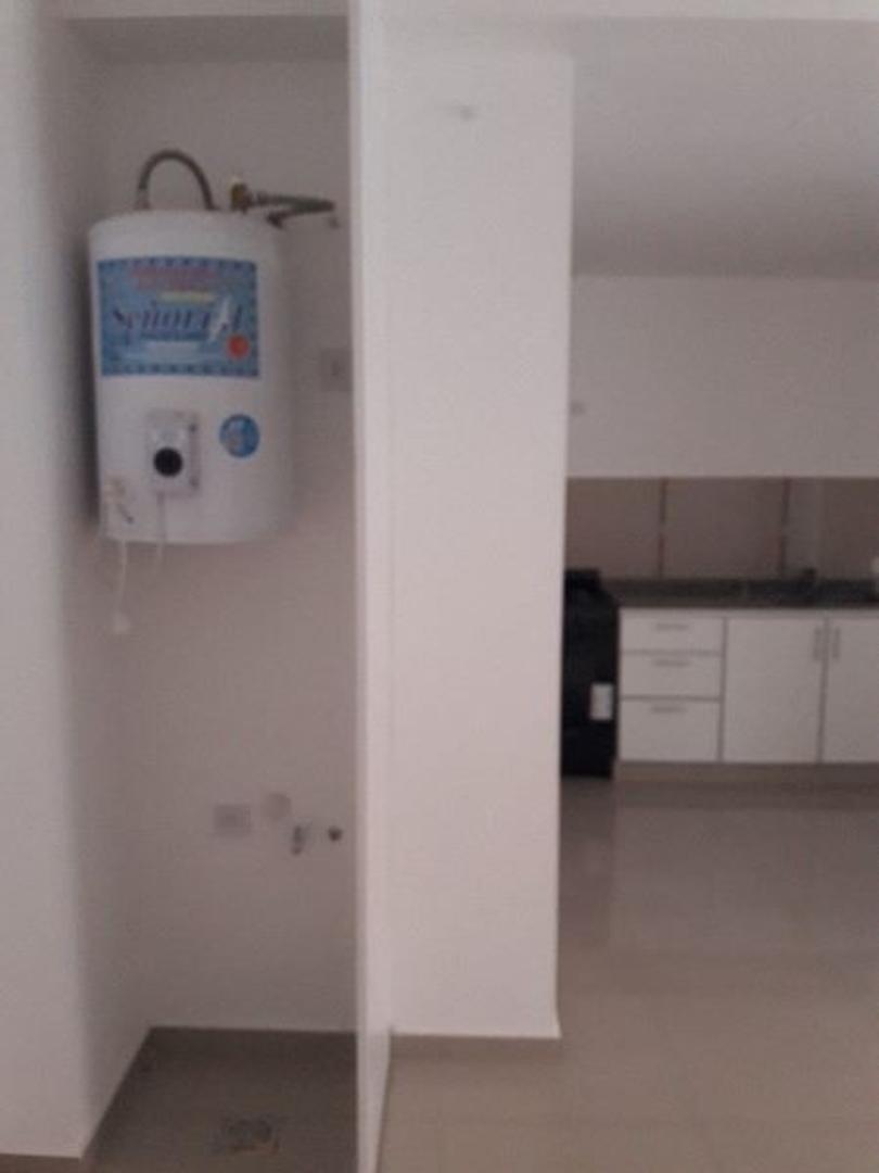 Foto de DEPARTAMENTO 2 AMBIENTES EN ALQUILER EN LOMAS DE ZAMORA!, imagen 2