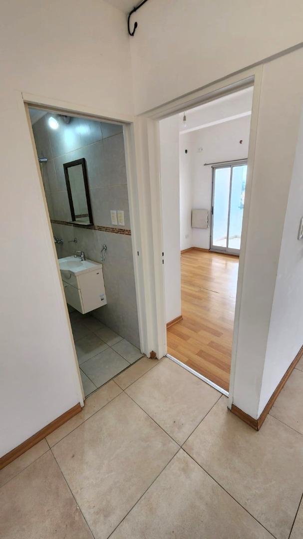 Foto de DEPARTAMENTO DE 2 AMBIENTES EN ALQUILER EN TEMPERLEY!, imagen 5