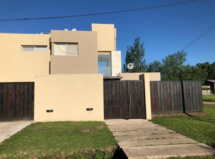 Casa  en Alquiler en Rosario, Santa Fe, Argentina 1
