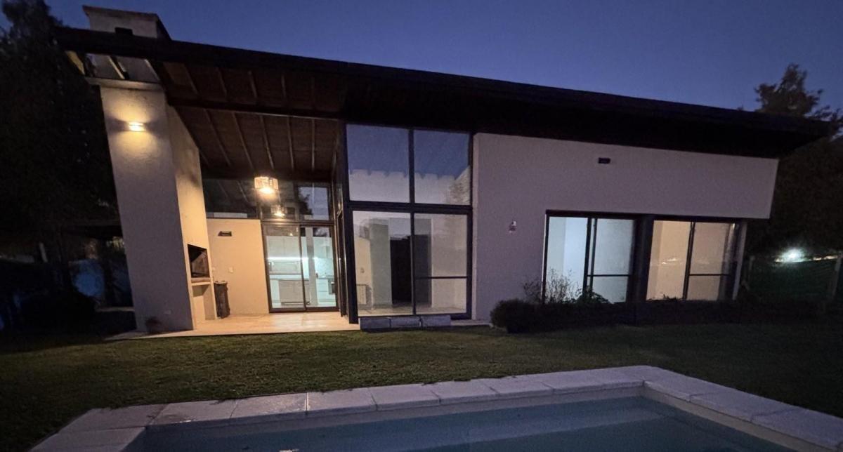 Casa en Venta en Pellegrini I (Villa Rosa), Pilar, G.B.A. Zona Norte