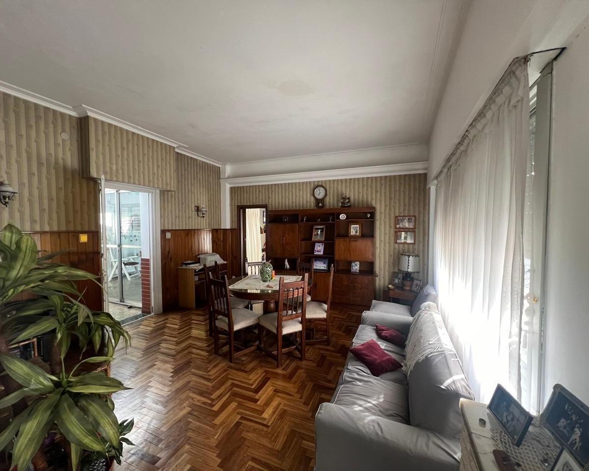 En Venta Casa Lote Propio con Terraza Quincho Villa Devoto! 2
