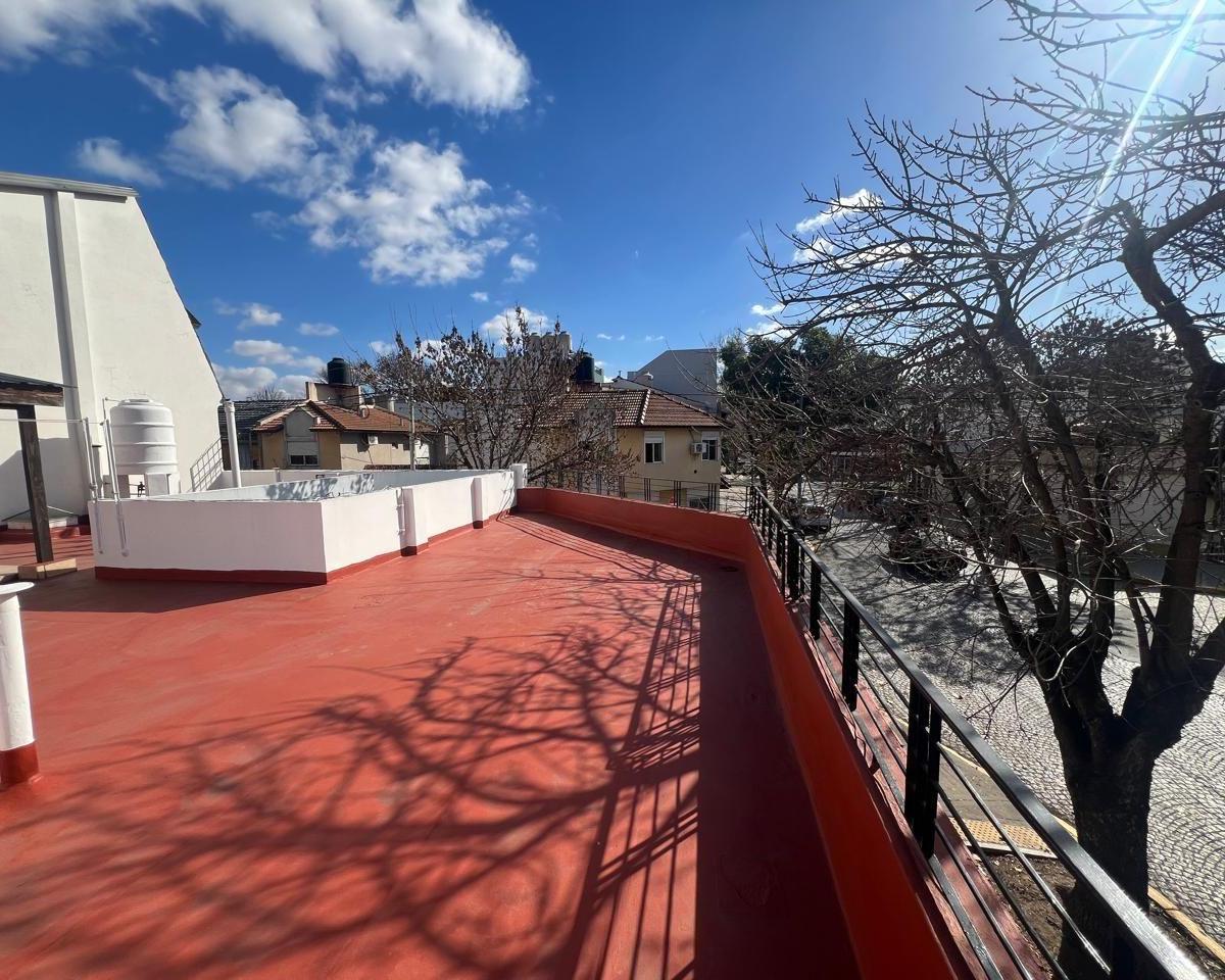 En Venta Casa Lote Propio con Terraza Quincho Villa Devoto! 3