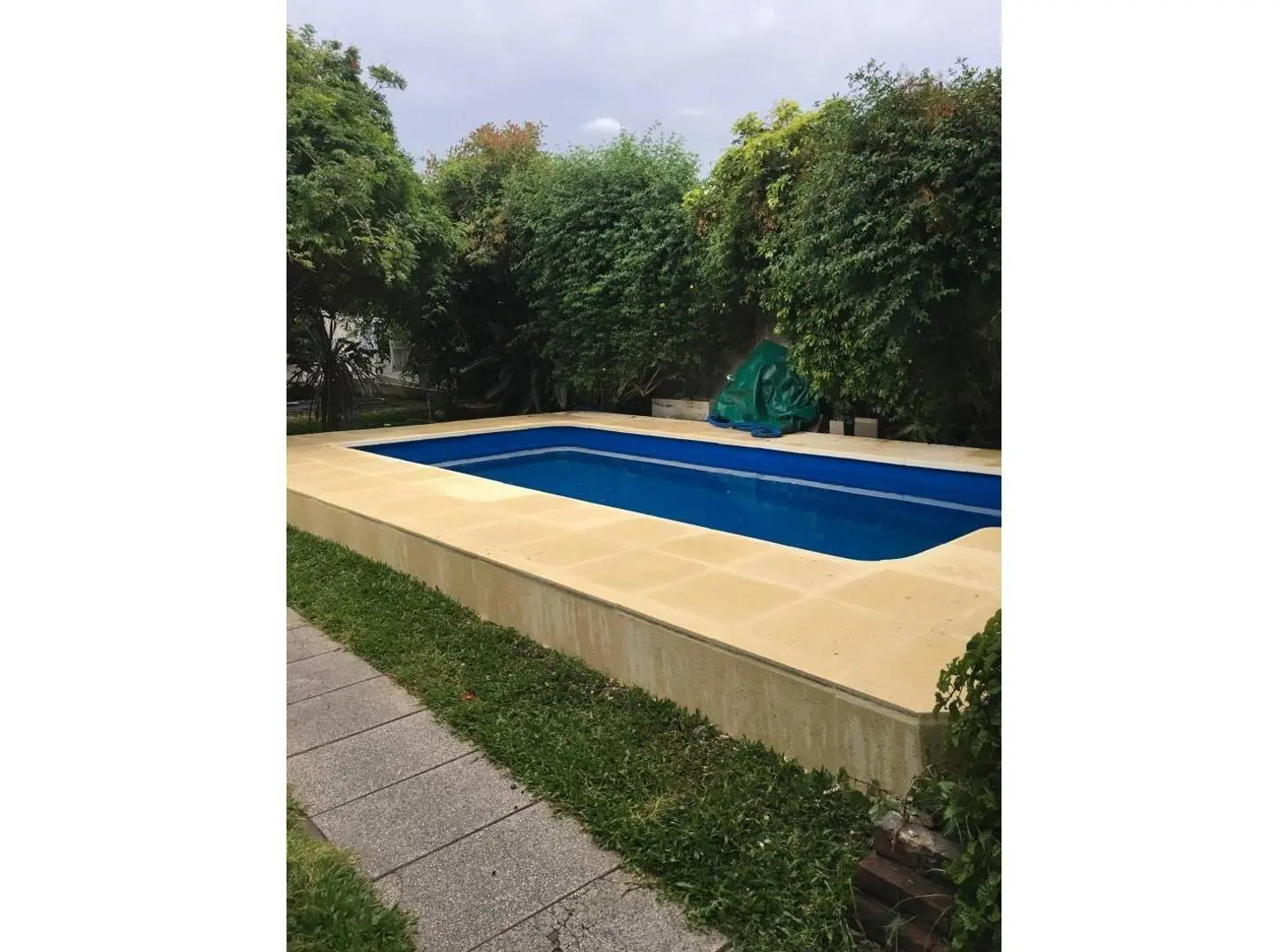 Excelente casa en 2 plantas 180 m2 cub sobre lote 8,66 x 35, 4