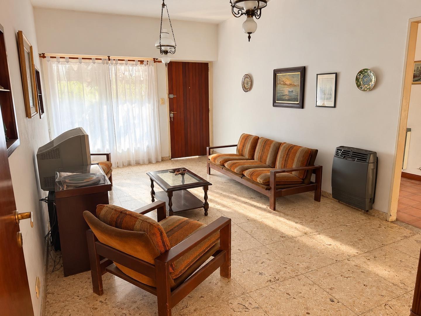 Foto de Casa en excelente ubicación 4 ambientes con gran terraza, imagen 2