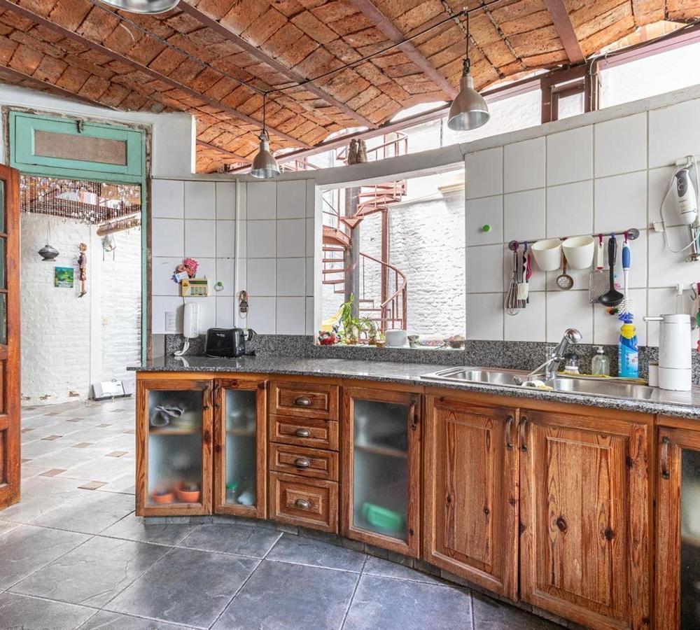 Foto de CASA 7 AMB. C/JARDÍN DEPTO 2 AMB. INDEP! TU ESPACIO PROFESIONAL IDEAL!, imagen 5