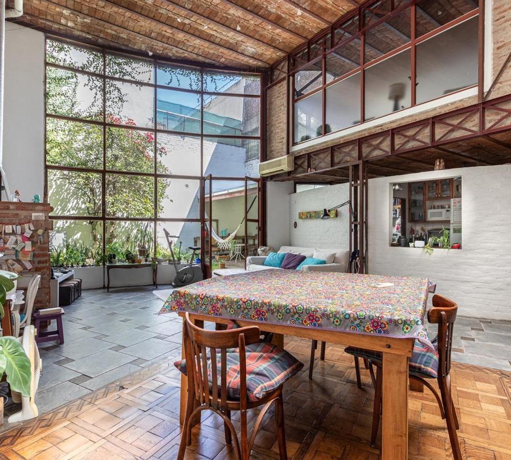 CASA  7 AMB. C/JARDÍN   DEPTO 2 AMB. INDEP! TU ESPACIO PROFESIONAL IDEAL!