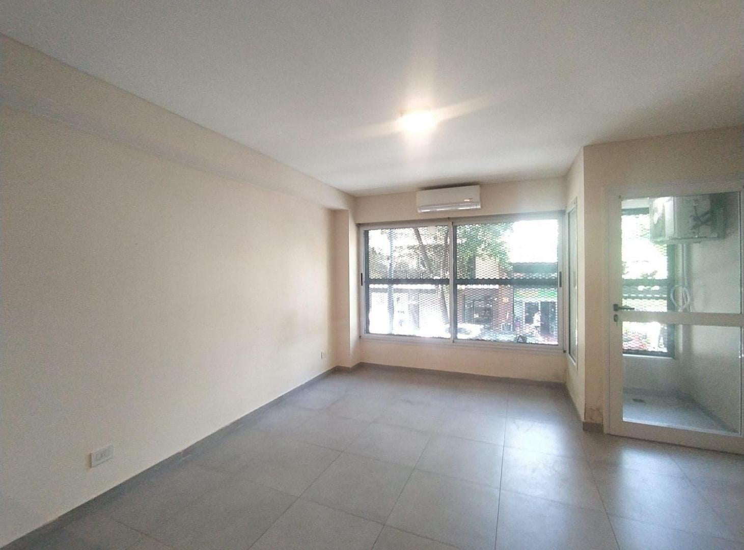 Departamento alquiler  monoambiente al frente en excelente zona !! Bajas expensas !