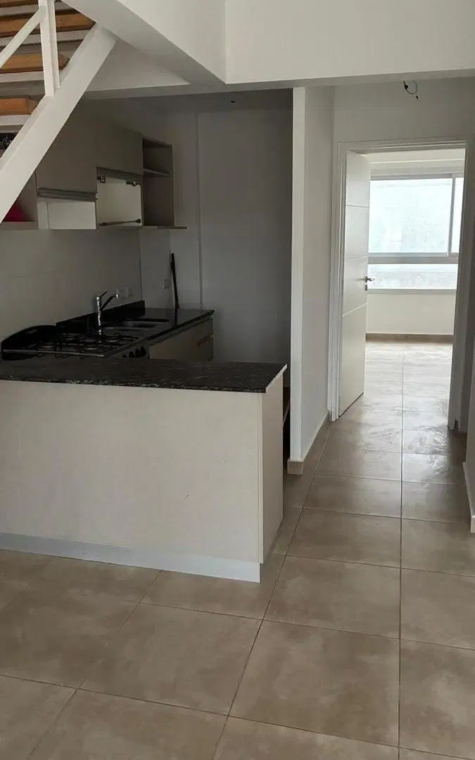 Espectacular PH en Dúplex al Frente – Terraza Privada, Suite con Vestidor y Mucha Luz!!! 2