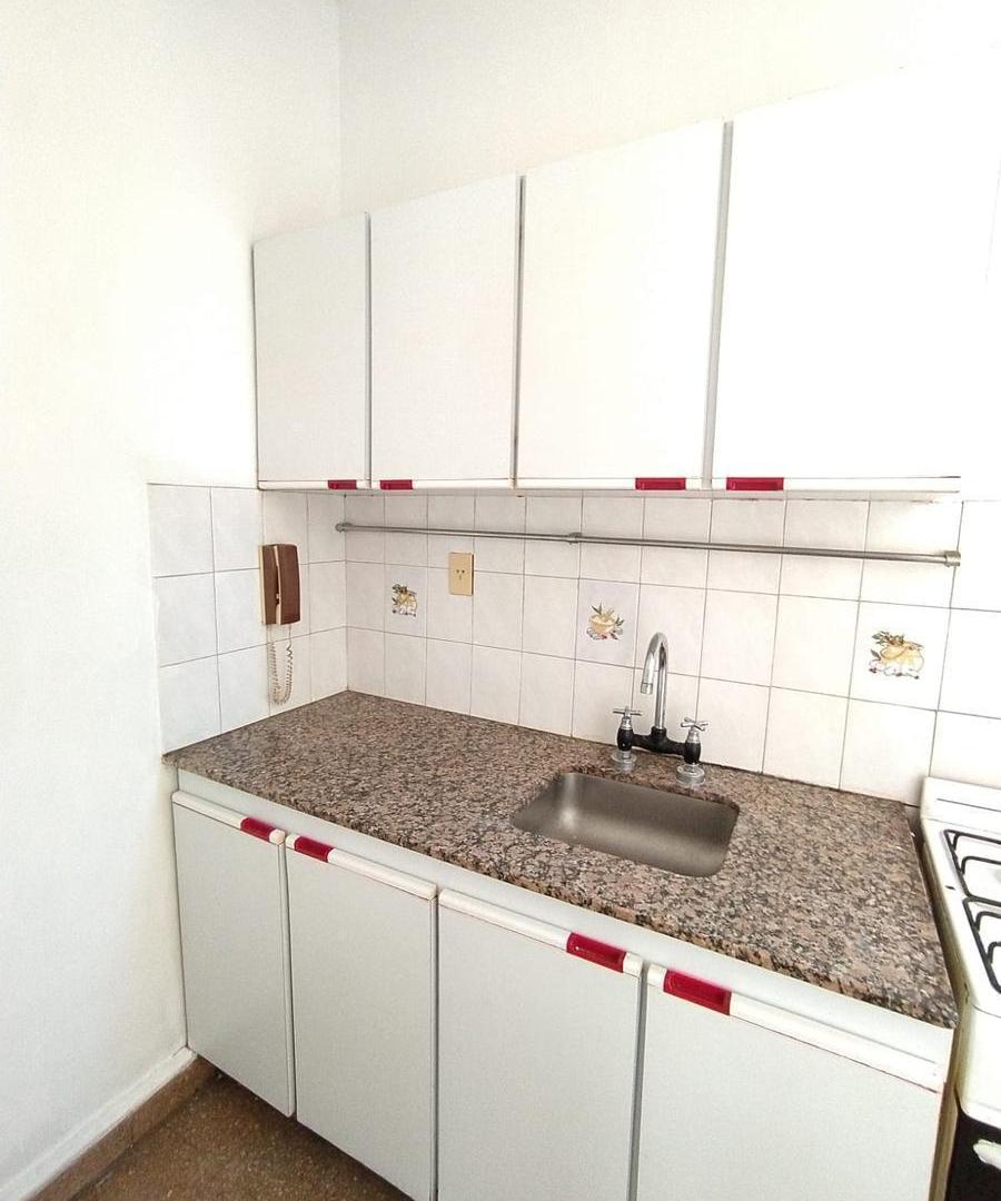 Foto de DEPARTAMENTO 2 AMBIENTES EXCELENTE UBICACIÓN !!, imagen 4