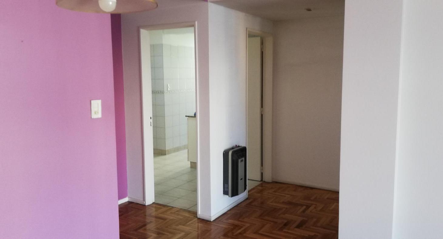 Foto de Alquiler cuatro ambientes piso alto con balcón - Muy luminoso !!, imagen 2