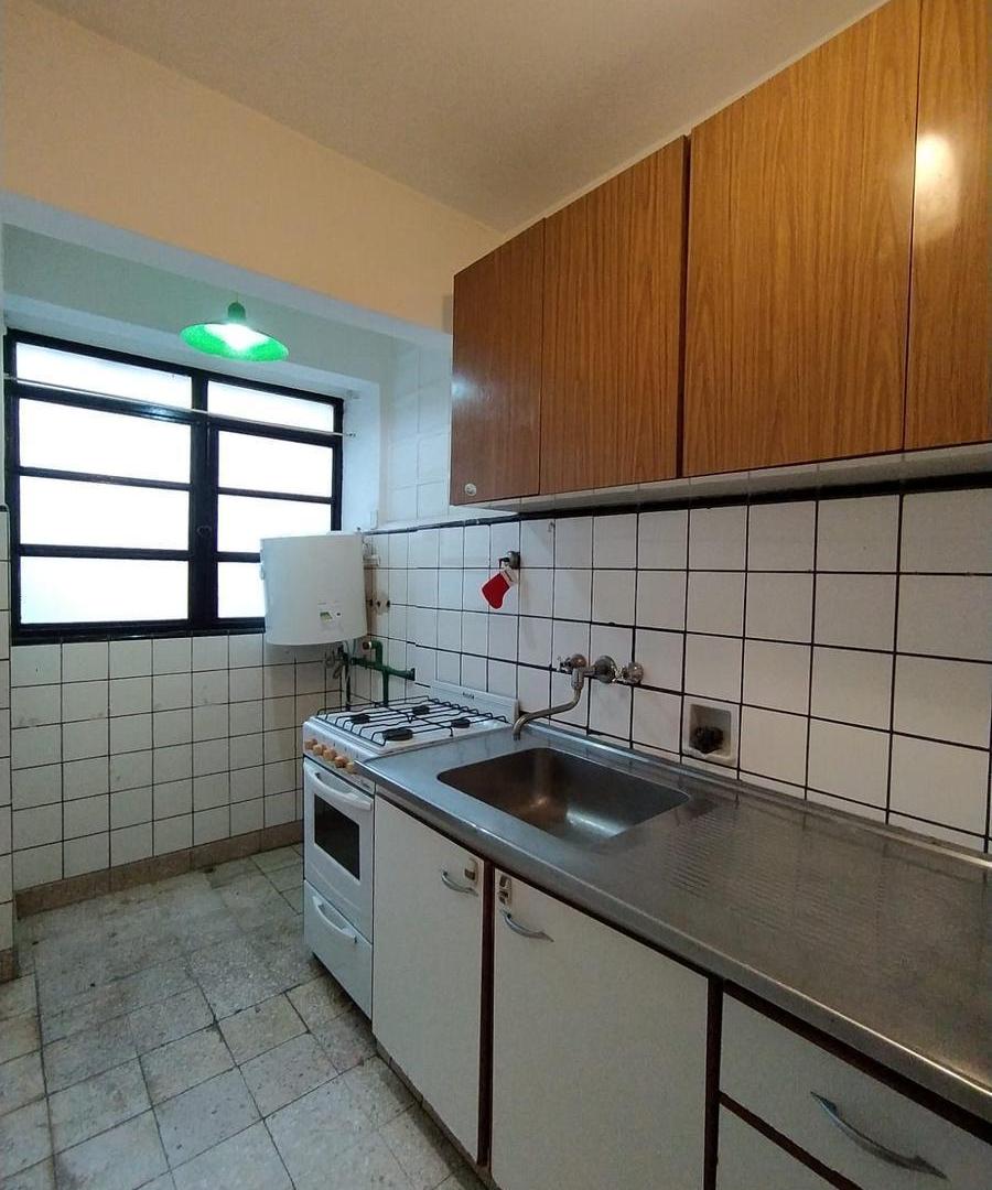 Foto de TRES AMBIENTES EN MUY BUENA UBICACIÓN ! RETASADO !!, imagen 1