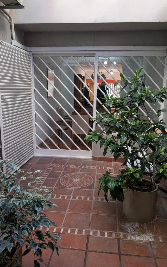 Otamendi al 200  Caballito Triplex c-ascensor 4 amb 3 bñs d-s gje 2 autos tzas VENTA 2