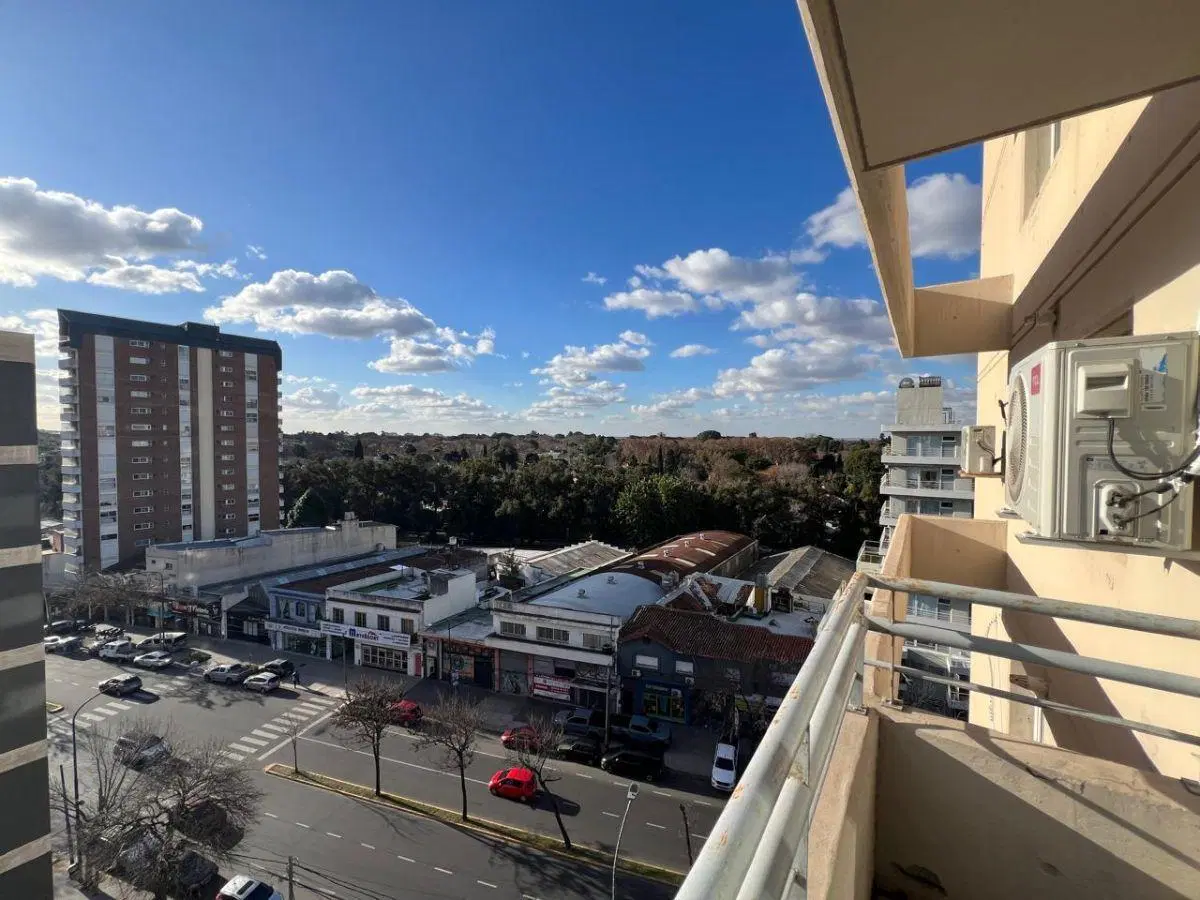 EXCELENTE 2 AMBIENTES CON COCHERA - SEG. 24 HS + AMENITIES 8