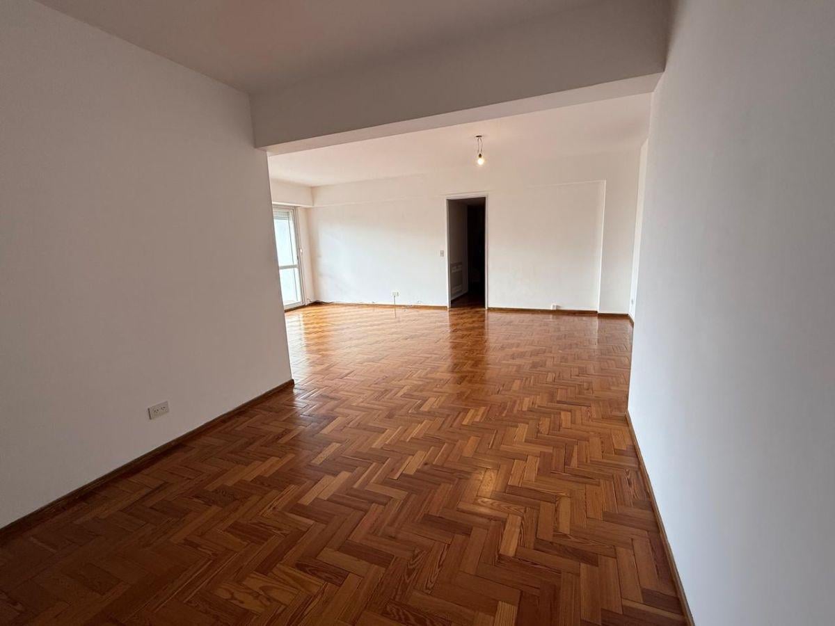 Foto de 4 AMBIENTES + DEPENDENCIA + COCHERA + BAULERA - MARTÍNEZ CENTRO, imagen 4