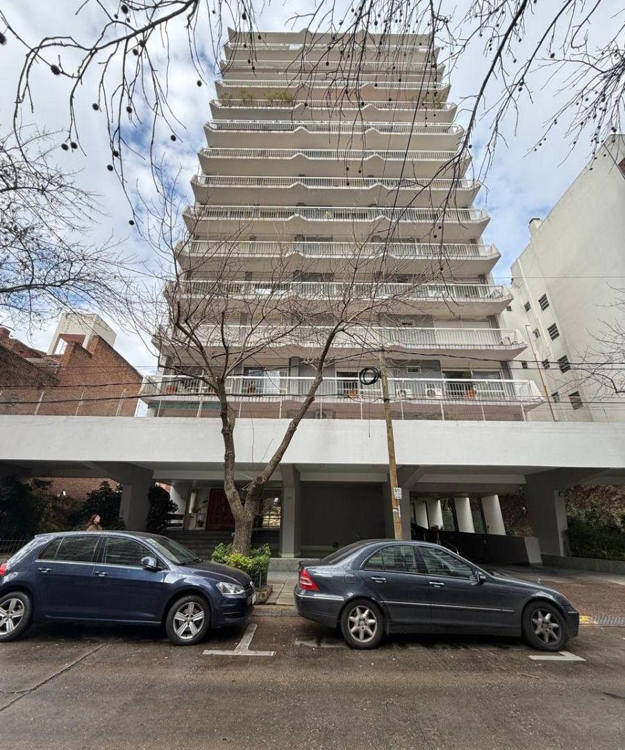 Foto de 4 AMBIENTES + DEPENDENCIA + COCHERA + BAULERA - MARTÍNEZ CENTRO, imagen 2