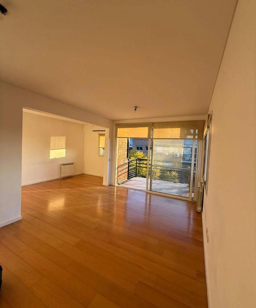 Foto de TRES AMBIENTES, DOS DORMITORIOS EN SUITE, COCHERA CUBIERTA | HAEDO, imagen 1