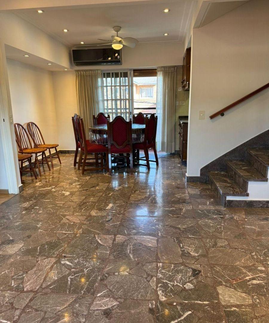 Foto de IDEAL INVERSIÓN. APTO CRÉDITO. PH DE 3 AMBIENTES CON DOS COCHERAS, imagen 3