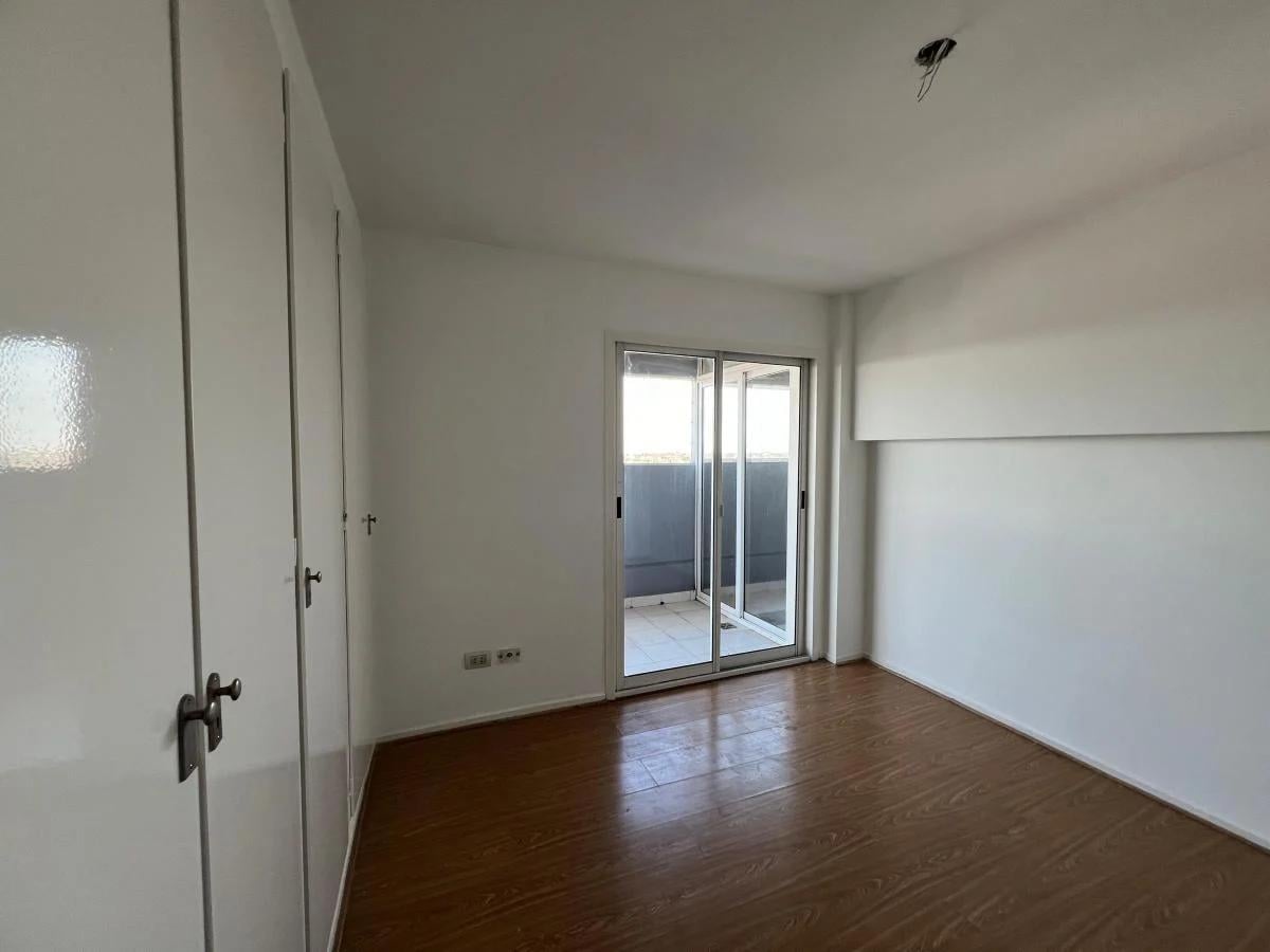 Foto de TRES AMBIENTES CON COCHERA | Edificio VENTANA 2000, imagen 4