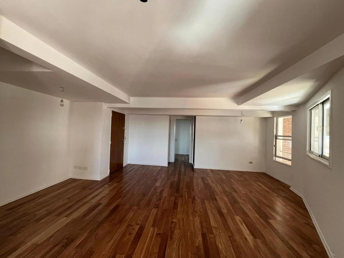 Foto de TRES AMBIENTES CON COCHERA | Edificio VENTANA 2000, imagen 2