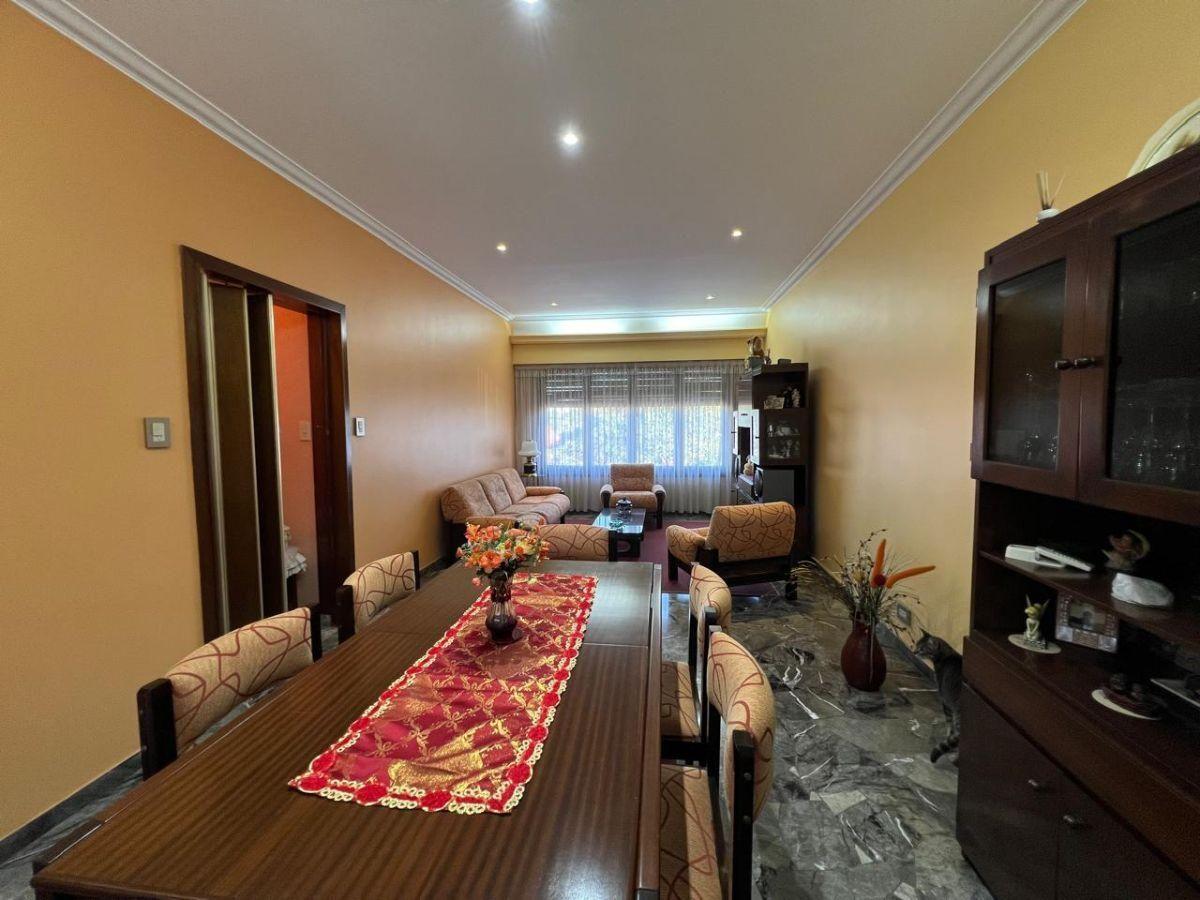 Foto de MUY BUEN PH TRES AMBIENTES CON DOS COCHERAS | ARAOZ 1700, VILLA ADELINA, imagen 1