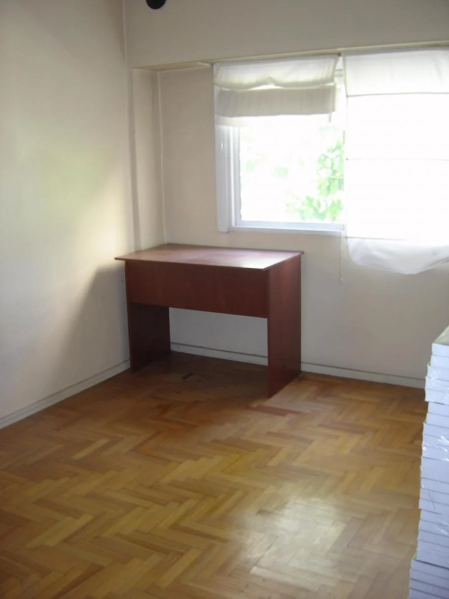 Foto de DEPARTAMENTO 4 AMBIENTES A REFACCIONAR EN EXCELENTE UBICACION, imagen 4