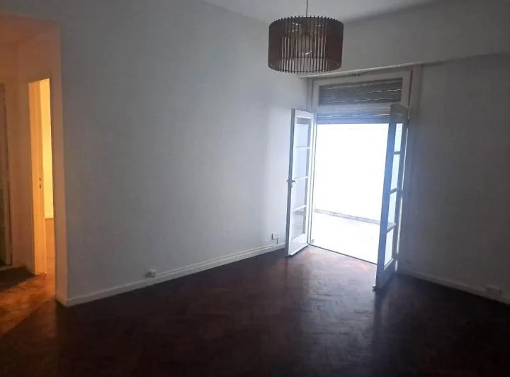 MUY BUEN Y AMPLIO DEPARTAMENTO 2 AMBIENTES CON DOS PATIOS 5