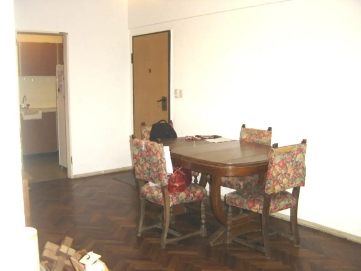 MUY BUEN Y AMPLIO DEPARTAMENTO APTO PROFESIONAL EN OPTIMA UBICACION 1
