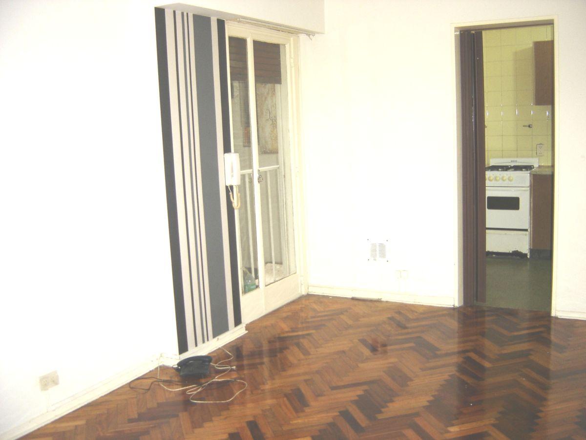 Foto de DEPARTAMENTO 2 AMBIENTES IDEAL CONSULTORIO Y OFICINA A METROS SUBTE "A", imagen 5