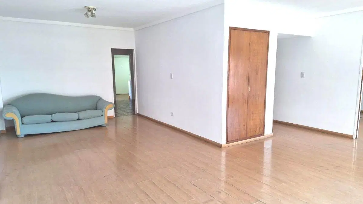 EXTRAORDINARIO SEMIPISO 5 AMBIENTES CON DEPENDENCIA Y COCHERA! 3