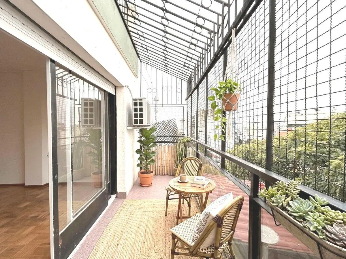 EXCELENTE PROPIEDAD DE 3 AMBIENTES CON BALCON EN GRAN UBICACION 1