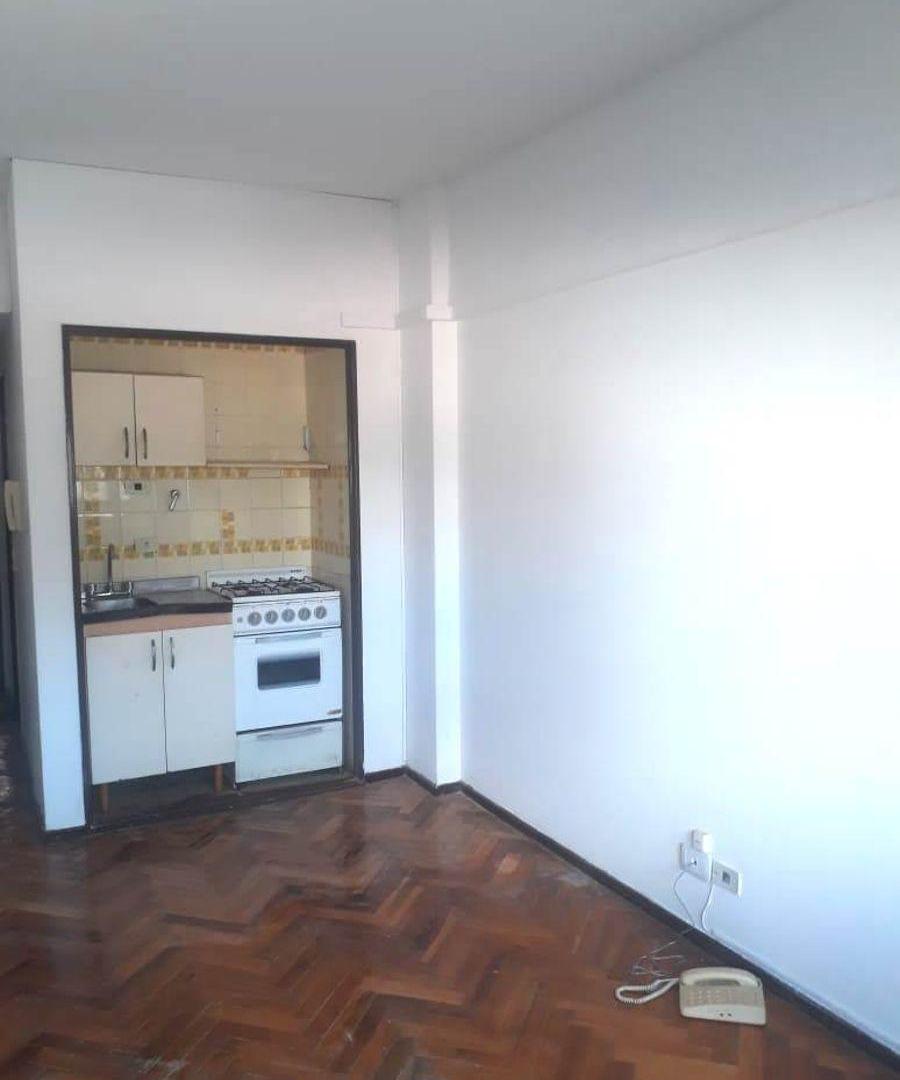 Foto de BUEN DEPARTAMENTO 2 AMBIENTES APTO PROFESIONAL EN EXCELENTE UBICACION, imagen 5