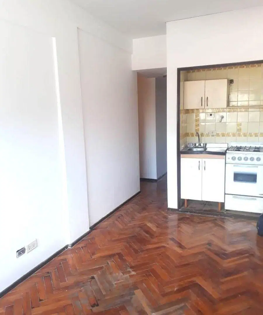 BUEN DEPARTAMENTO 2 AMBIENTES APTO PROFESIONAL EN EXCELENTE UBICACION 3