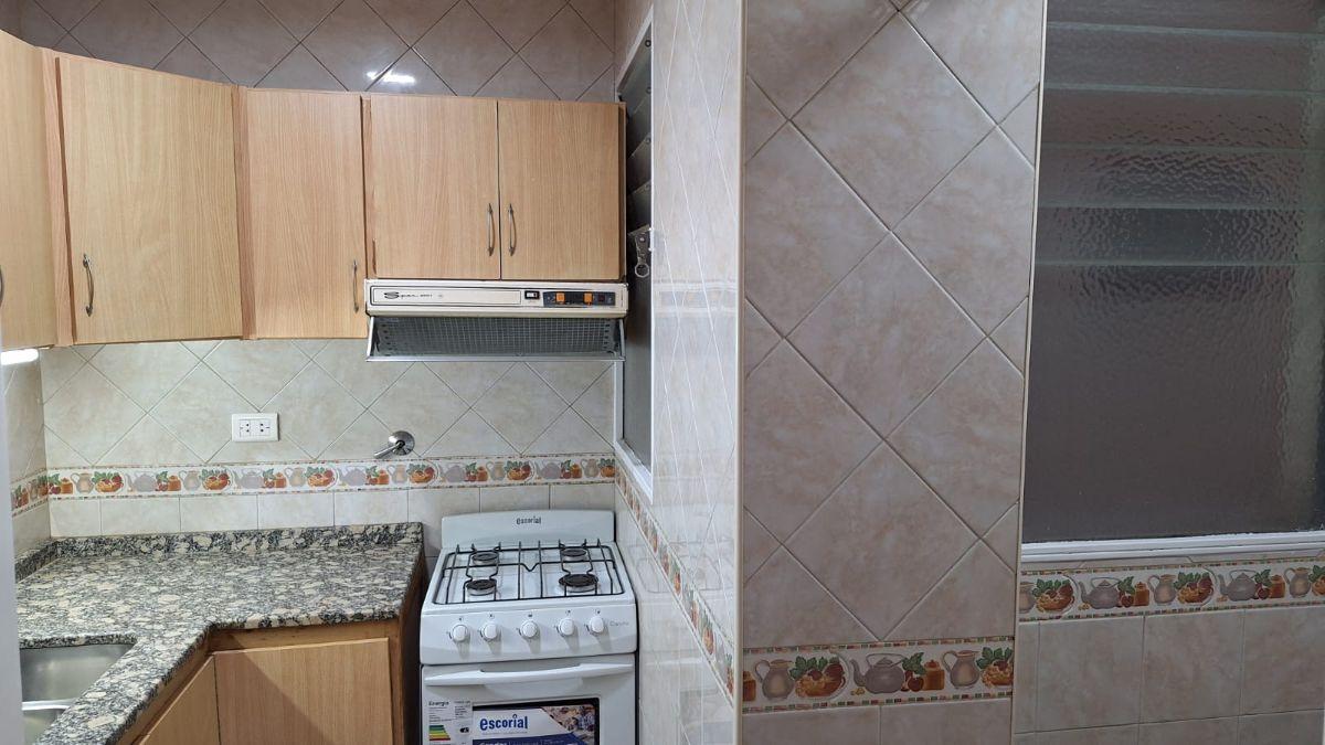 Foto de PRECIOSO E IMPECABLE DEPTO 2 AMBIENTES APTO PROFESIONAL EN EXCELENTE, imagen 2