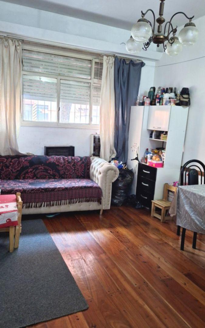 Foto de EXCELENTE SEMIPISO EN PLANTA BAJA 3 AMBIENTES AL FRENTE CON PATIO MUY, imagen 2