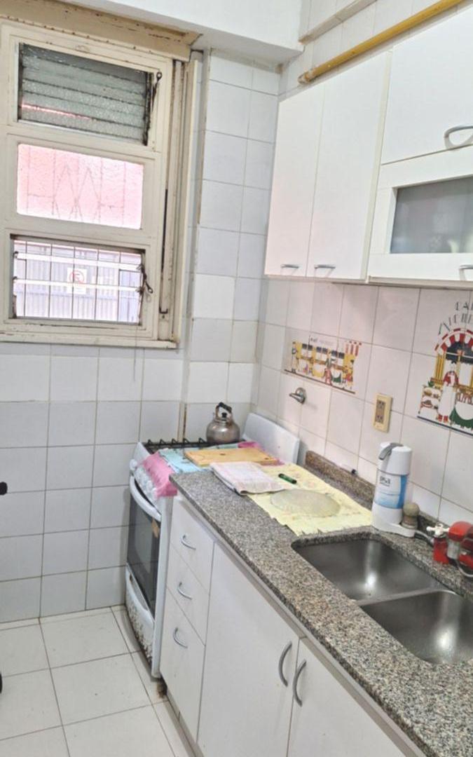 Foto de EXCELENTE SEMIPISO EN PLANTA BAJA 3 AMBIENTES AL FRENTE CON PATIO MUY, imagen 3