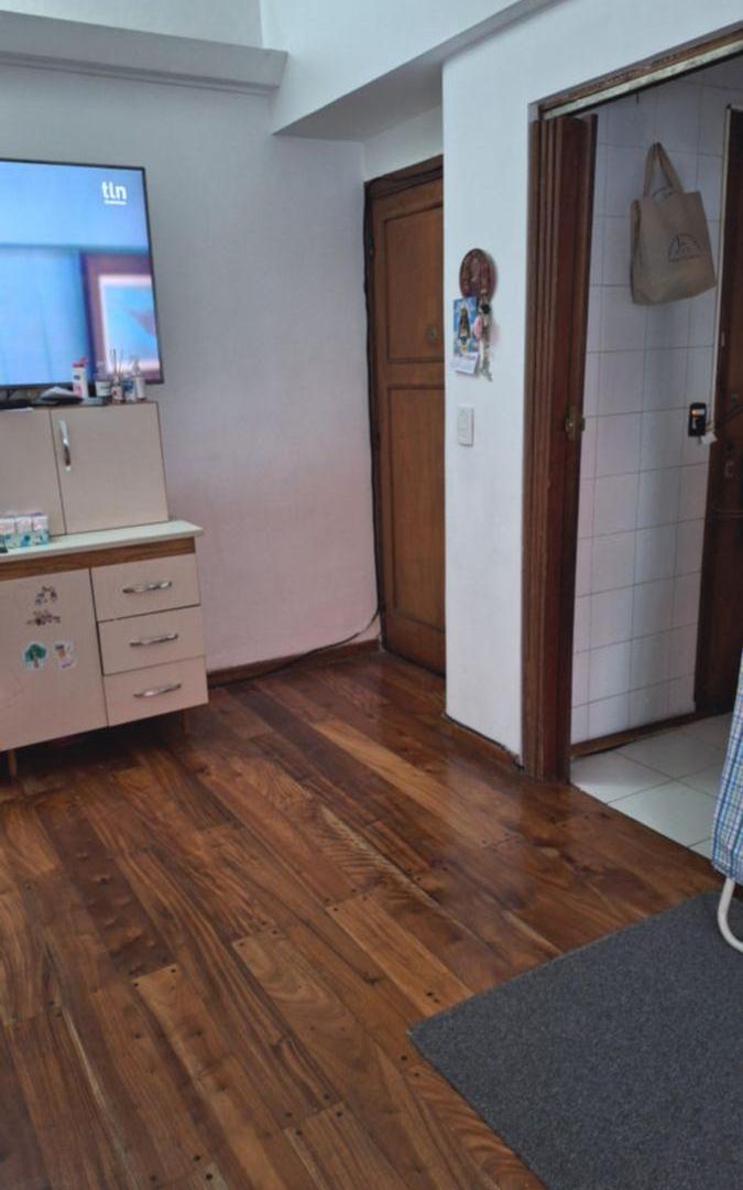 Foto de EXCELENTE SEMIPISO EN PLANTA BAJA 3 AMBIENTES AL FRENTE CON PATIO MUY, imagen 1